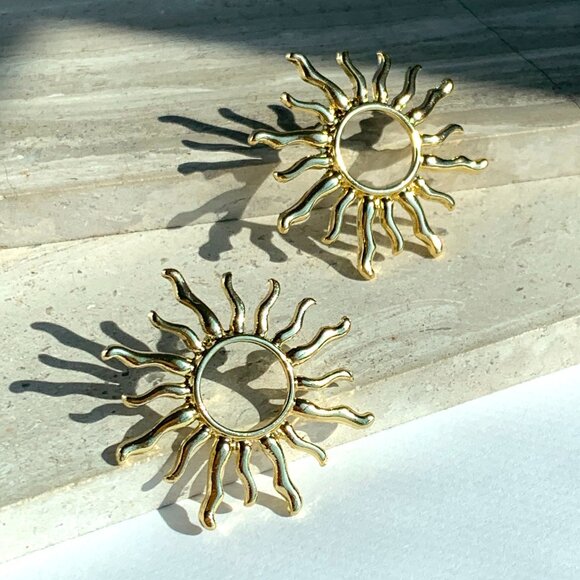 NEW ~ Anthropologie Gold Sun Stud Earrings - Picture 8 of 9